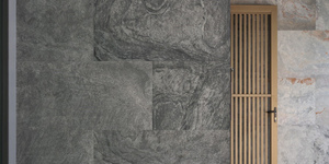 Крупноформатный сланец RKS SLATE Silver Grey Natural в интерьере (2)