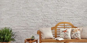 Каменная стена в интерьере фото 3D панели RKS SLATE Кварцит White Quartz Classic купить камень для стен с доставкой (14)