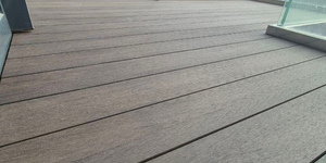 Террасная доска ДПК Bamberg Solid Brazilian Walnut (фотоотзыв, балкон) (6)