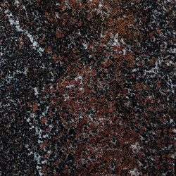 Гранитная плитка Гранатовый амфиболит, Thermo/Polished в Ростове-на-Дону