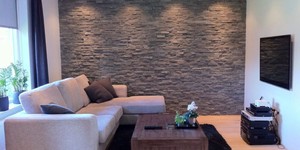 3D мозаика из камня на стену RKS SLATE Кварцит Monsoon Black Rockface фото результата в интерьере (14)