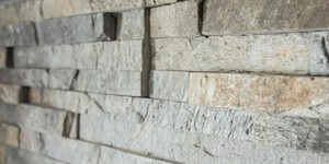 Каменные стены в интерьере фото 3D панели RKS SLATE Кварцит Deoli Green Natural заказать