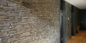 Черный натуральный камень в интерьере фото идеи 3D панели RKS SLATE Сланец Black Slate Country (6)