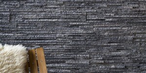 Каменные стены в интерьере, на фото 3D панели RKS SLATE Кварцит Black Quartz купить (2)