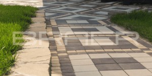 Тротуарная плитка раскладка узором двух цветов БРАЕР Лувр Белый, песочный, коричневый и Старый Город Ландхаус мускат (1)
